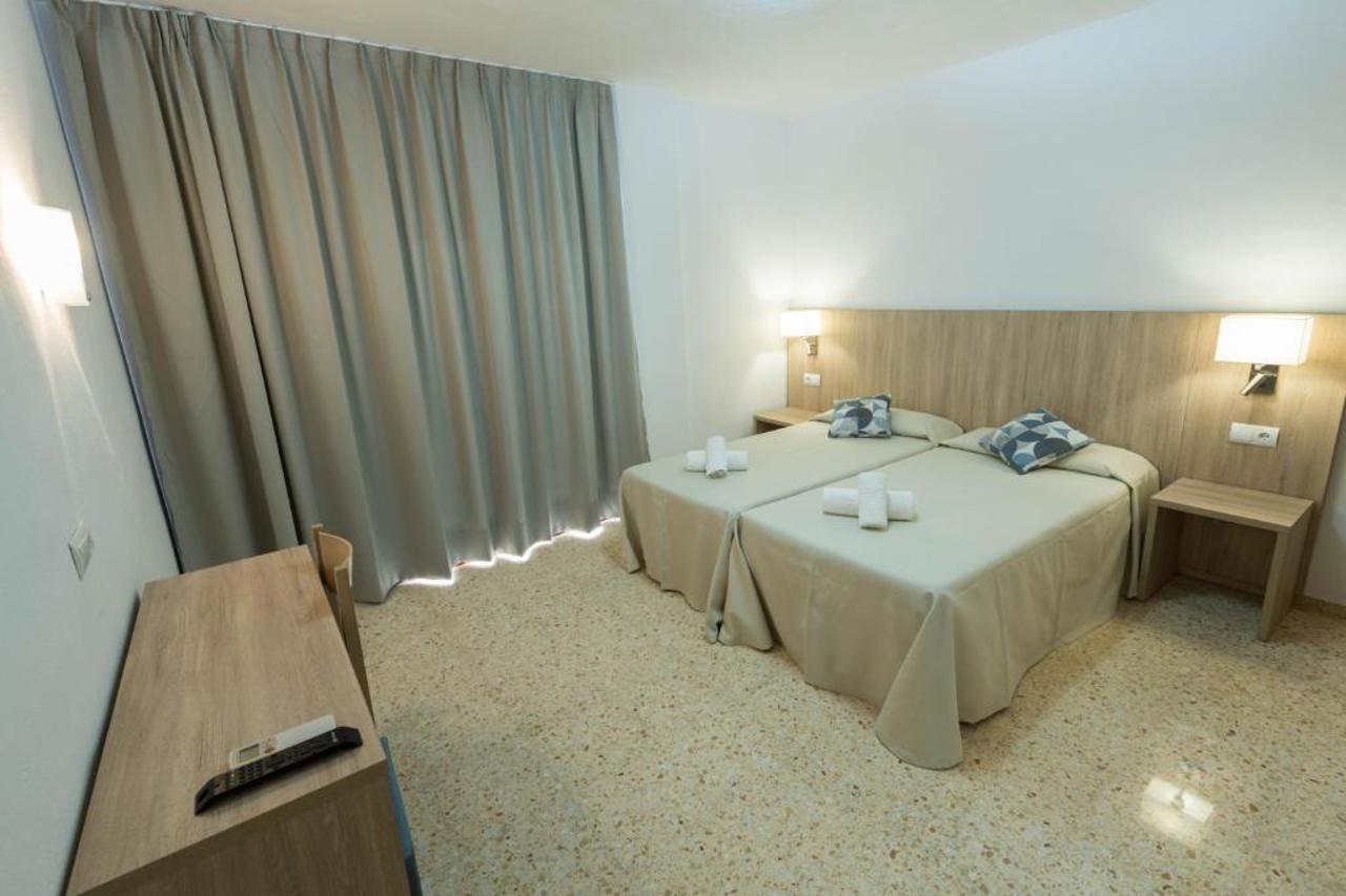 Hostal Mayol Santa Eulària des Riu Εξωτερικό φωτογραφία
