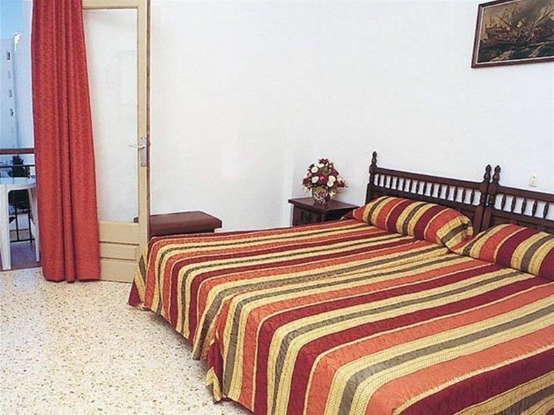 Hostal Mayol Santa Eulària des Riu Εξωτερικό φωτογραφία