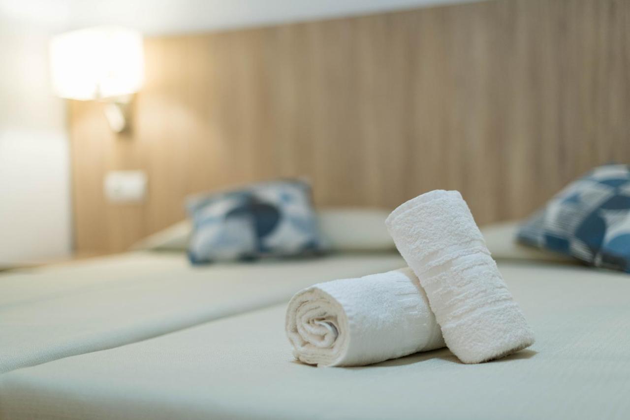 Hostal Mayol Santa Eulària des Riu Εξωτερικό φωτογραφία