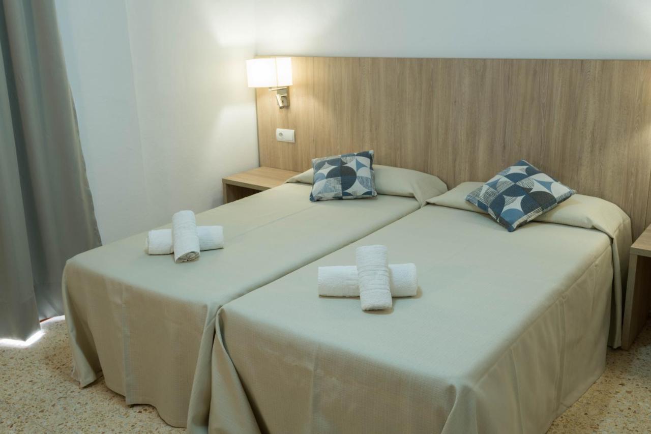 Hostal Mayol Santa Eulària des Riu Εξωτερικό φωτογραφία